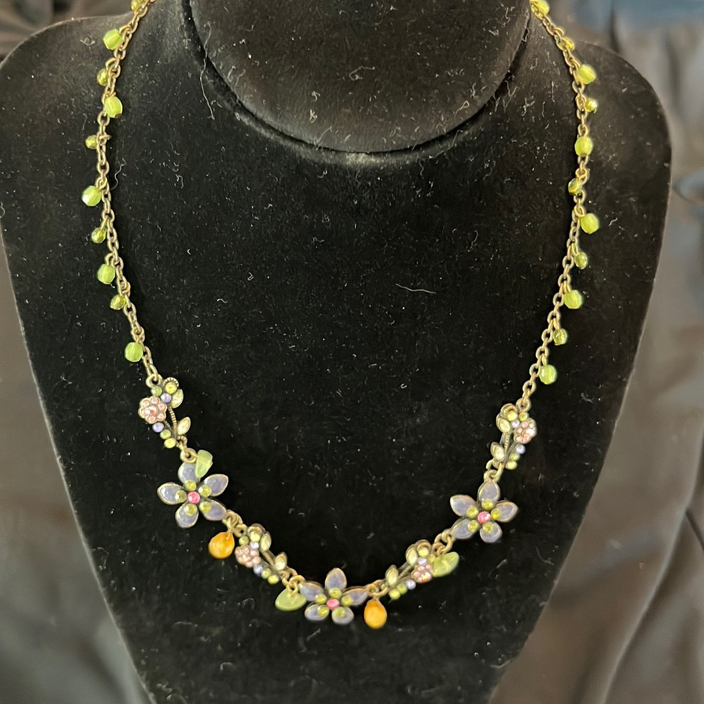 Floral necklace